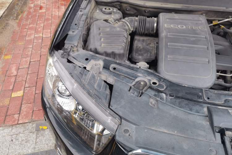 Used Chevrolet Captiva 2014 2.4L 4x4 Flagship Edition 7 Seats Engine Bay Right