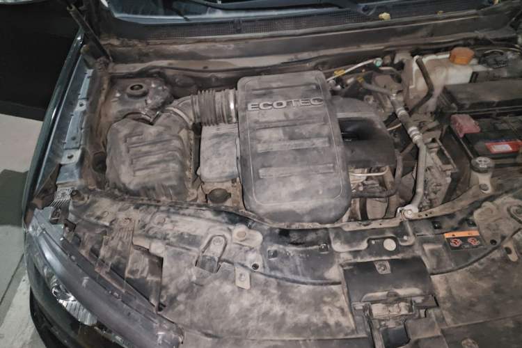 Used Chevrolet Captiva 2014 2.4L 4x4 Flagship Edition 7 Seats Engine Bay Right