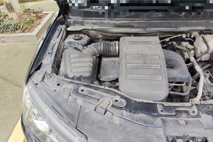 Used Chevrolet Captiva 2014 2.4L Two-Wheel Drive Urban Version 7 Seats Engine Bay Right