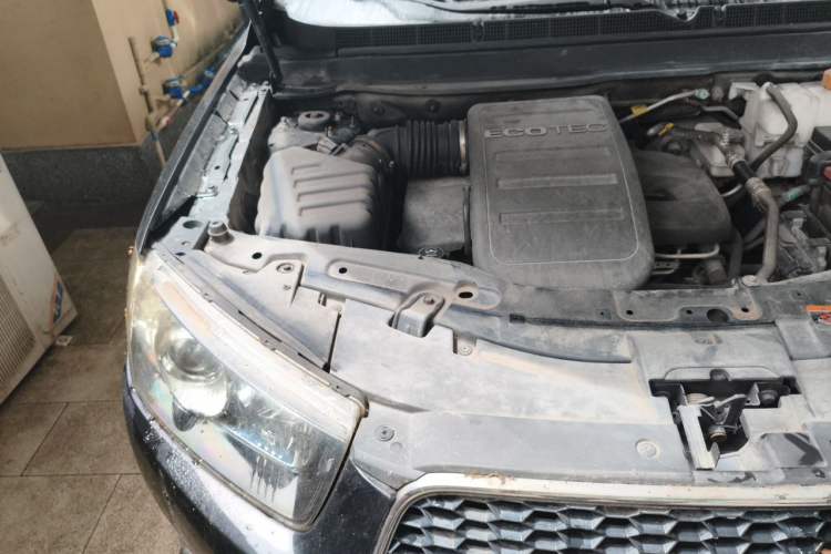 Used Chevrolet Captiva 2014 2.4L 4x4 Flagship Edition 7 Seats Engine Bay Right