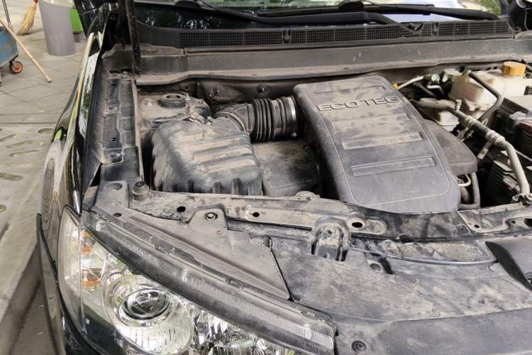 Used Chevrolet Captiva 2014 2.4L Two-Wheel Drive City Edition 5 Seats Engine Bay Right
