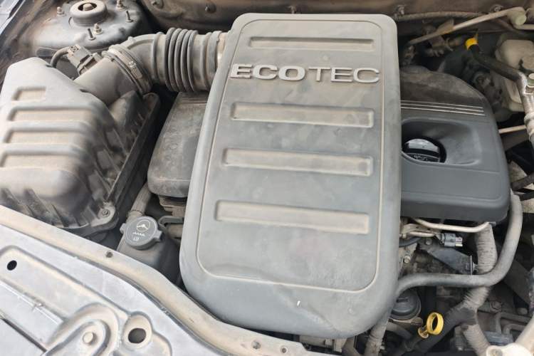 Used Chevrolet Captiva 2014 2.4L Two-Wheel Drive Urban Version 7 Seats Engine Bay Right