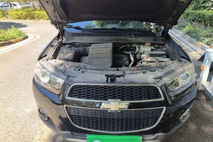 Used Chevrolet Captiva 2014 2.4L 4x4 Flagship Edition 7 Seats Engine Bay Right
