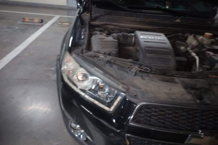 Used Chevrolet Captiva 2014 2.4L 4x4 Luxury Edition 5 Seats Engine Bay Right