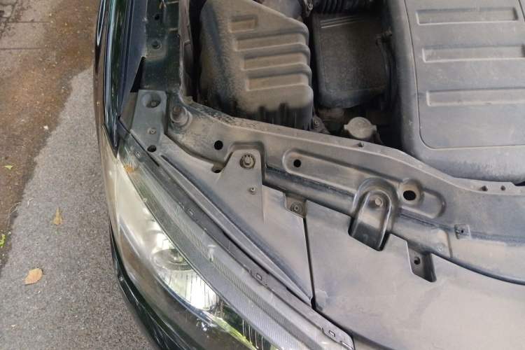 Used Chevrolet Captiva 2014 2.4L 4x4 Flagship Edition 7 Seats Engine Bay Right