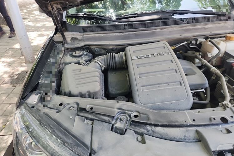 Used Chevrolet Captiva 2014 2.4L Two-Wheel Drive Urban Version 7 Seats Engine Bay Right