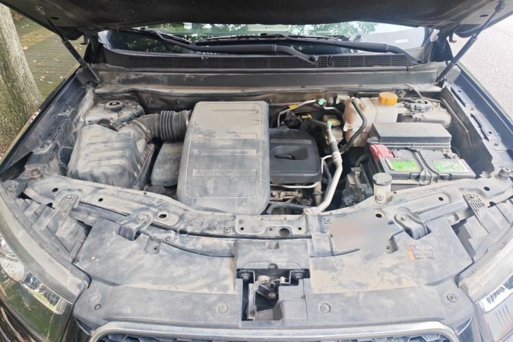 Used Chevrolet Captiva 2014 2.4L 4x4 Flagship Edition 7 Seats Engine Bay