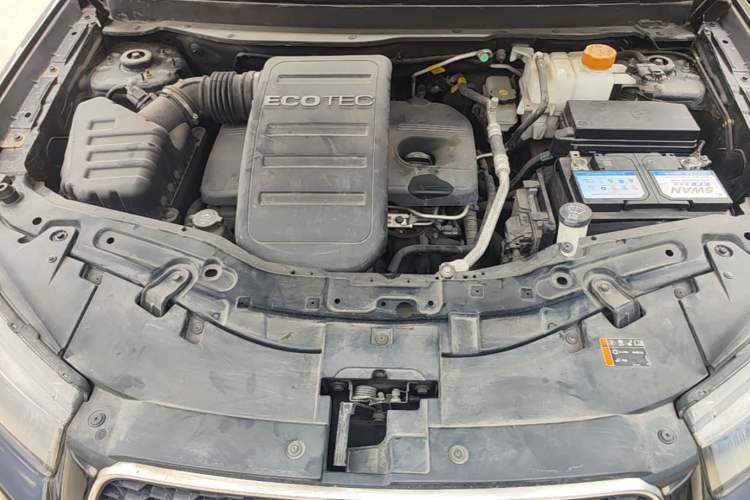 Used Chevrolet Captiva 2014 2.4L Two-Wheel Drive City Edition 5 Seats Engine Bay