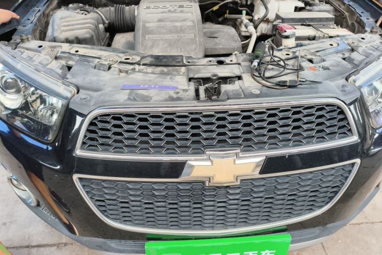 Used Chevrolet Captiva 2014 2.4L Two-Wheel Drive Urban Version 7 Seats Engine Bay
