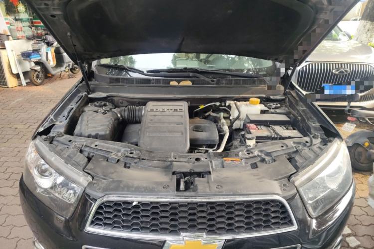 Used Chevrolet Captiva 2014 2.4L 4x4 Luxury Edition 5 Seats Engine Bay