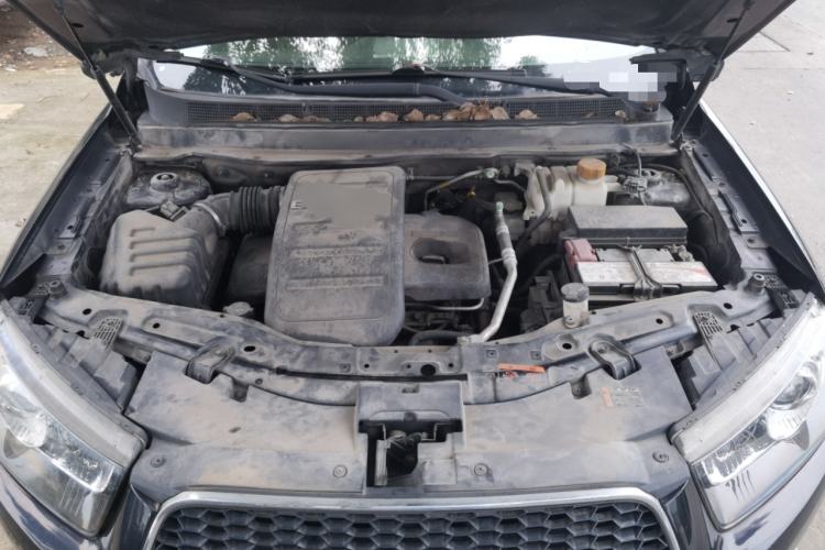 Used Chevrolet Captiva 2014 2.4L 4x4 Flagship Edition 7 Seats Engine Bay