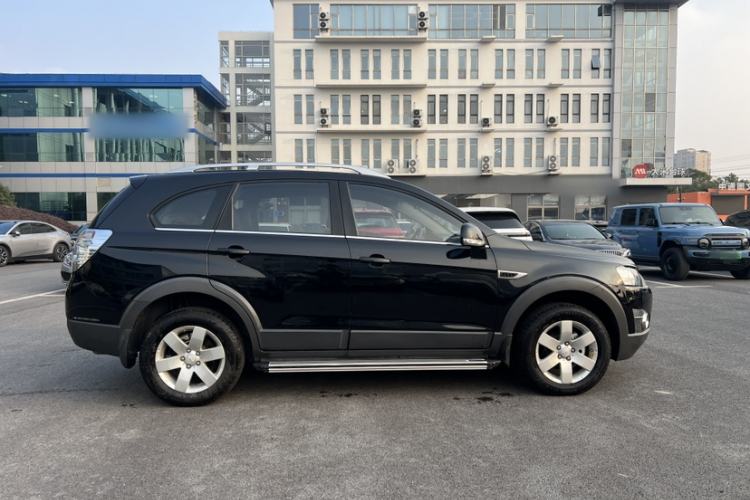 Used Chevrolet Captiva 2014 2.4L Two-Wheel Drive Urban Version 7 Seats Exterior 4