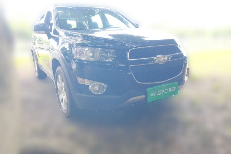 Used Chevrolet Captiva 2014 2.4L Two-Wheel Drive Urban Version 7 Seats Front Right 45 Deg