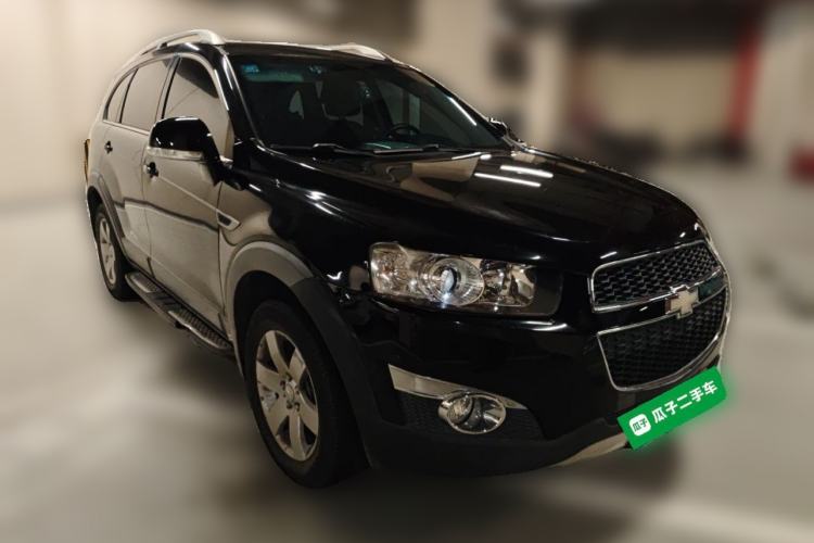 Used Chevrolet Captiva 2014 2.4L Two-Wheel Drive Urban Version 7 Seats Front Right 45 Deg