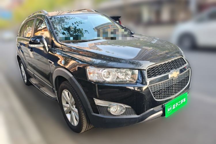Used Chevrolet Captiva 2014 2.4L 4x4 Flagship Edition 7 Seats Front Right 45 Deg