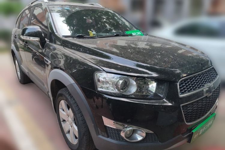 Used Chevrolet Captiva 2014 2.4L Two-Wheel Drive Urban Version 7 Seats Front Right 45 Deg