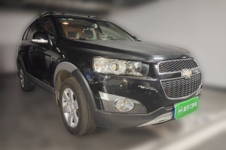 Used Chevrolet Captiva 2014 2.4L Two-Wheel Drive Urban Version 7 Seats Front Right 45 Deg
