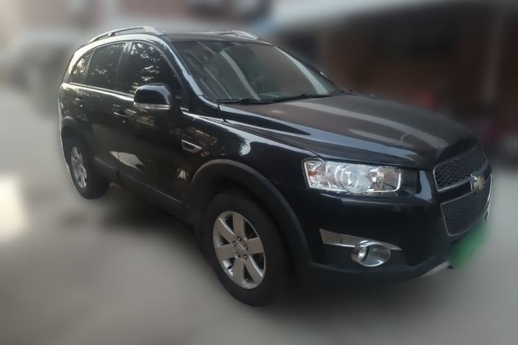 Used Chevrolet Captiva 2014 2.4L 4x4 Luxury Edition 5 Seats Front Right 45 Deg