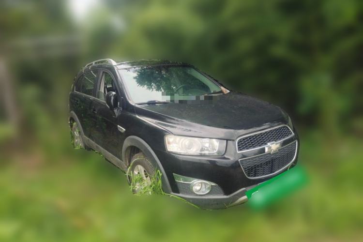 Used Chevrolet Captiva 2014 2.4L 4x4 Luxury Edition 5 Seats Front Right 45 Deg