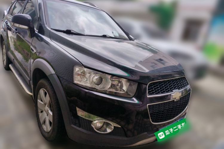 Used Chevrolet Captiva 2014 2.4L Two-Wheel Drive Urban Version 7 Seats Front Right 45 Deg
