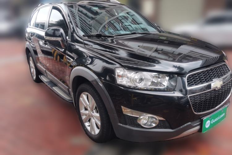 Used Chevrolet Captiva 2014 2.4L 4x4 Flagship Edition 7 Seats Front Right 45 Deg