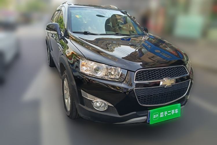 Used Chevrolet Captiva 2014 2.4L Two-Wheel Drive Urban Version 7 Seats Front Right 45 Deg