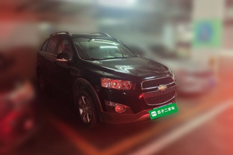 Used Chevrolet Captiva 2014 2.4L Two-Wheel Drive Urban Version 7 Seats Front Right 45 Deg