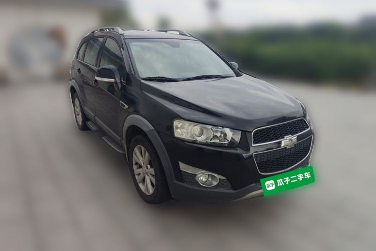 Used Chevrolet Captiva 2014 2.4L 4x4 Flagship Edition 7 Seats Front Right 45 Deg