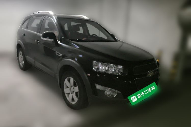 Used Chevrolet Captiva 2014 2.4L Two-Wheel Drive Urban Version 7 Seats Front Right 45 Deg