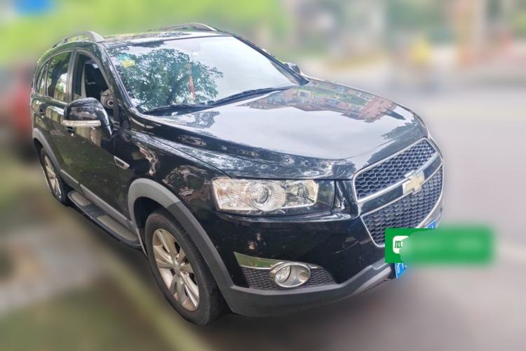 Used Chevrolet Captiva 2014 2.4L 4x4 Flagship Edition 7 Seats Front Right 45 Deg