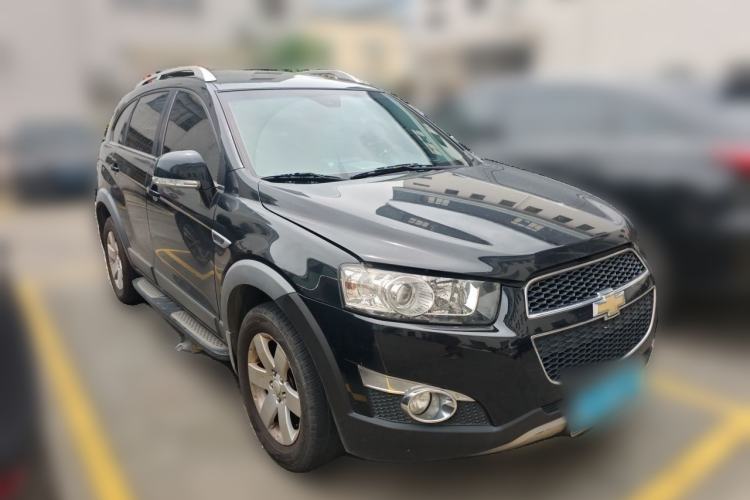 Used Chevrolet Captiva 2014 2.4L Two-Wheel Drive Urban Version 7 Seats Front Right 45 Deg