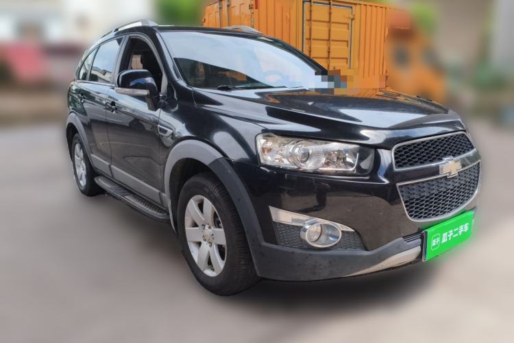 Used Chevrolet Captiva 2014 2.4L Two-Wheel Drive Urban Version 7 Seats Front Right 45 Deg
