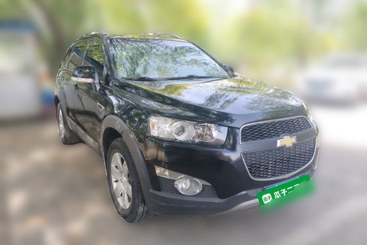 Used Chevrolet Captiva 2014 2.4L Two-Wheel Drive Urban Version 7 Seats Front Right 45 Deg