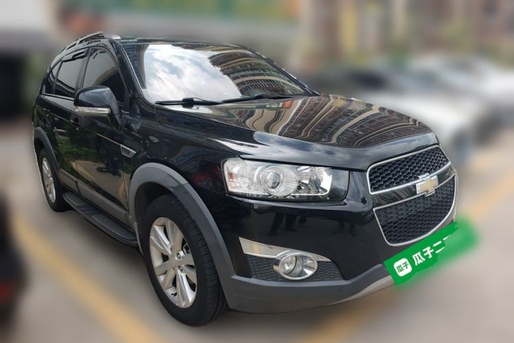 Used Chevrolet Captiva 2014 2.4L 4x4 Flagship Edition 7 Seats Front Right 45 Deg