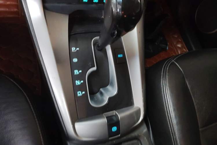 Used Chevrolet Captiva 2014 2.4L Two-Wheel Drive Urban Version 7 Seats Gear Lever