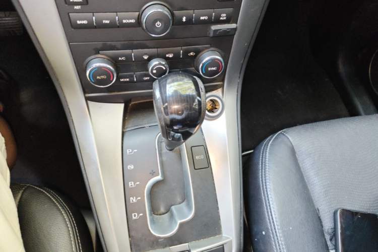 Used Chevrolet Captiva 2014 2.4L 4x4 Flagship Edition 7 Seats Gear Lever