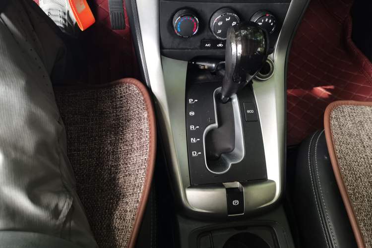 Used Chevrolet Captiva 2014 2.4L Two-Wheel Drive Urban Version 7 Seats Gear Lever