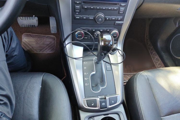 Used Chevrolet Captiva 2014 2.4L 4x4 Flagship Edition 7 Seats Gear Lever