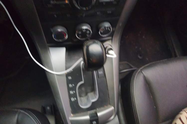 Used Chevrolet Captiva 2014 2.4L Two-Wheel Drive Urban Version 7 Seats Gear Lever