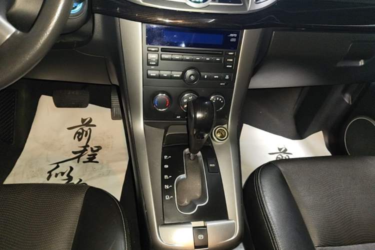Used Chevrolet Captiva 2014 2.4L Two-Wheel Drive Urban Version 7 Seats Gear Lever