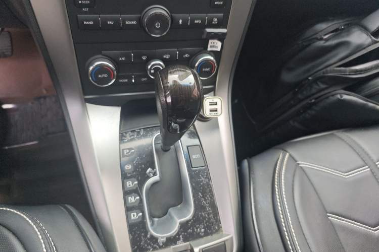Used Chevrolet Captiva 2014 2.4L 4x4 Flagship Edition 7 Seats Gear Lever