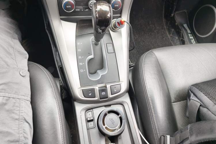 Used Chevrolet Captiva 2014 2.4L 4x4 Flagship Edition 7 Seats Gear Lever