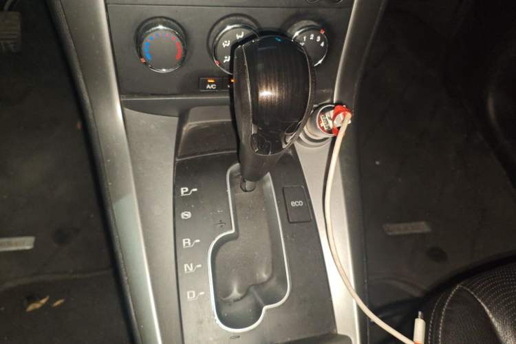 Used Chevrolet Captiva 2014 2.4L Two-Wheel Drive Urban Version 7 Seats Gear Lever