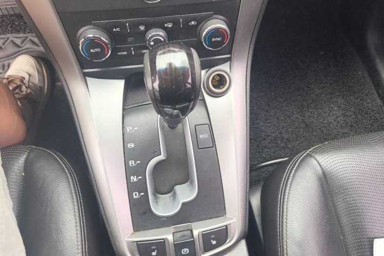 Used Chevrolet Captiva 2014 2.4L 4x4 Flagship Edition 7 Seats Gear Lever