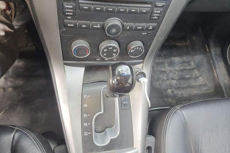 Used Chevrolet Captiva 2014 2.4L Two-Wheel Drive Urban Version 7 Seats Gear Lever