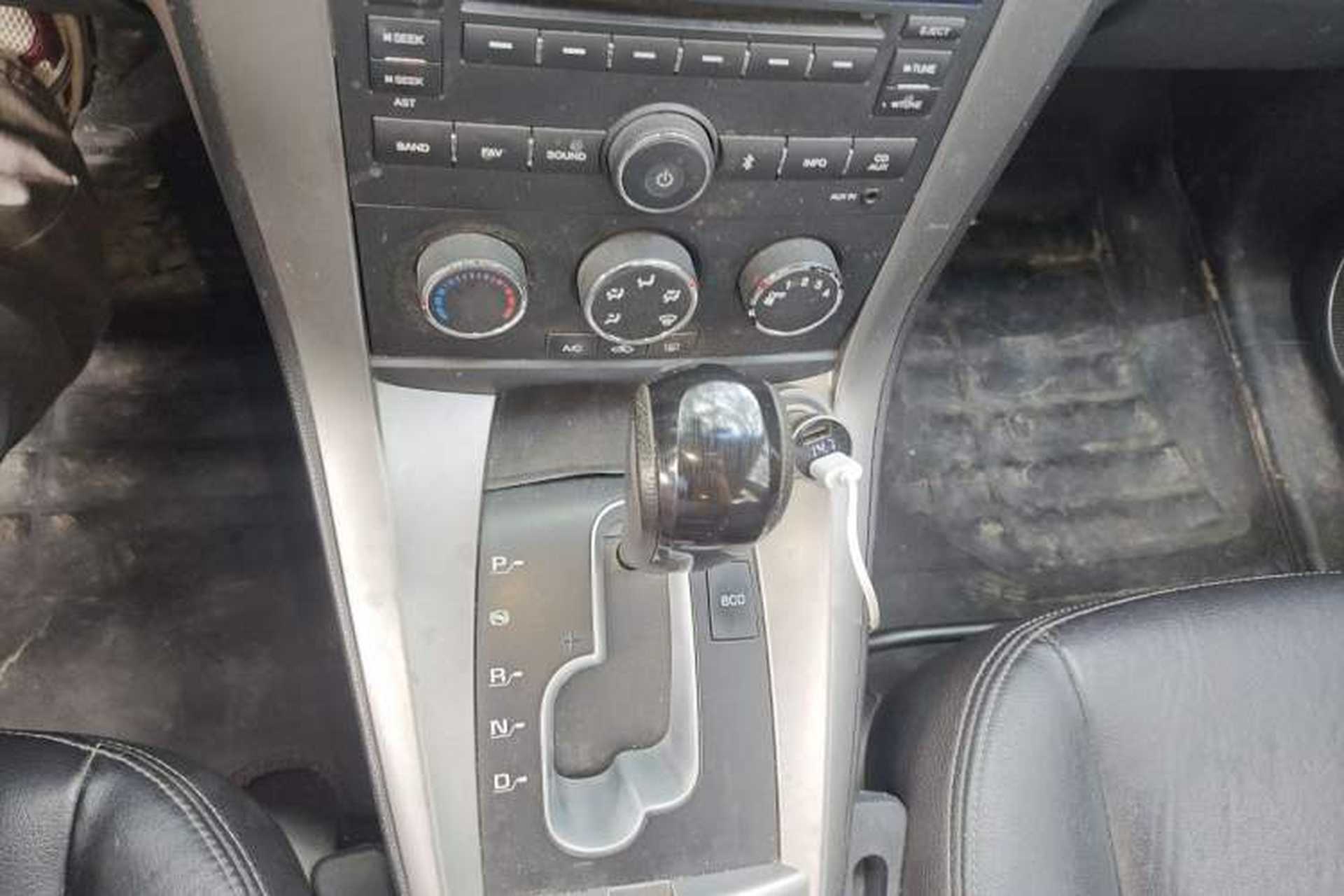 Used Chevrolet Captiva 2014 2.4L Two-Wheel Drive Urban Version 7 Seats Gear Lever
