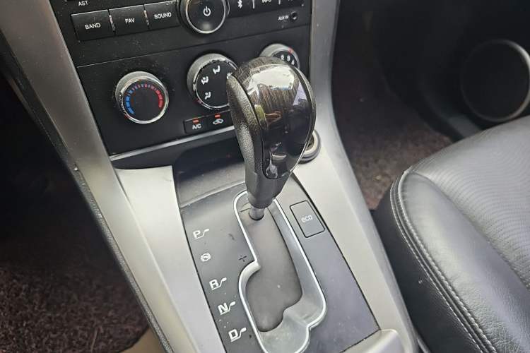 Used Chevrolet Captiva 2014 2.4L Two-Wheel Drive Urban Version 7 Seats Gear Lever