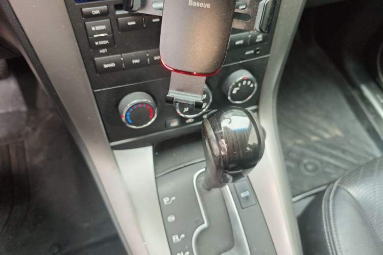 Used Chevrolet Captiva 2014 2.4L Two-Wheel Drive Urban Version 7 Seats Gear Lever
