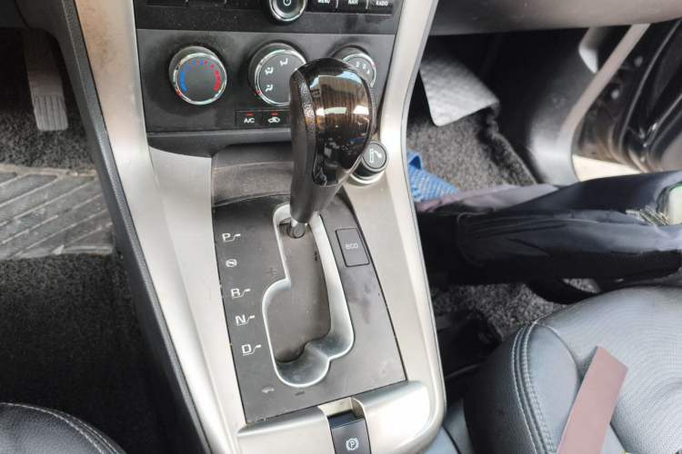 Used Chevrolet Captiva 2014 2.4L Two-Wheel Drive Urban Version 7 Seats Gear Lever