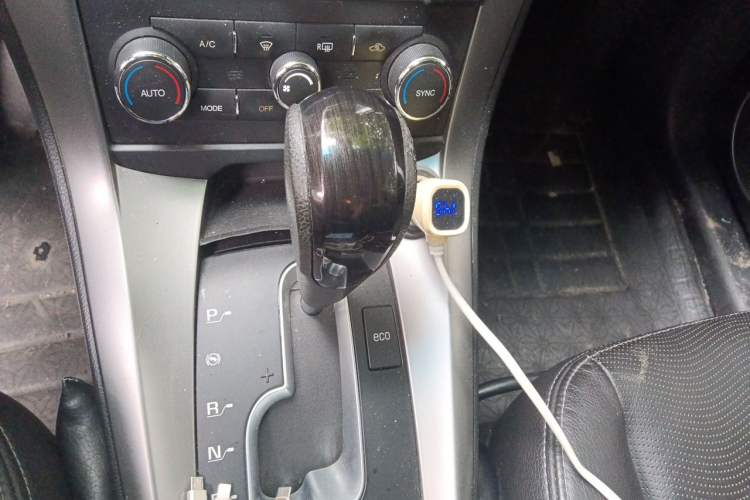 Used Chevrolet Captiva 2014 2.4L 4x4 Flagship Edition 7 Seats Gear Lever